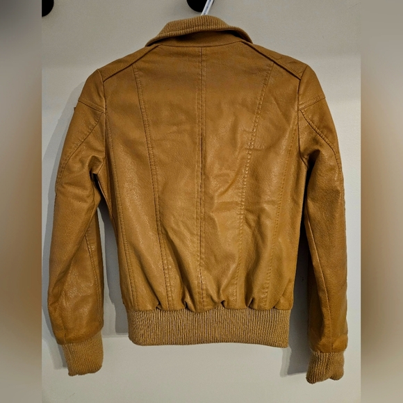 Coat - Picture 2 of 3